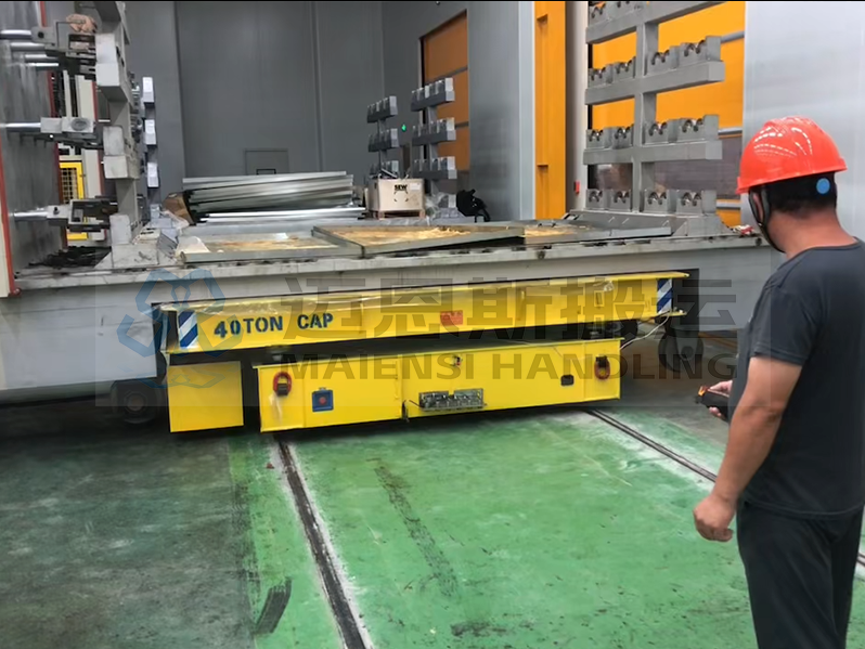 湖南某自動化噴漆烘干生產(chǎn)線40噸升降RGV軌道車使用現(xiàn)場